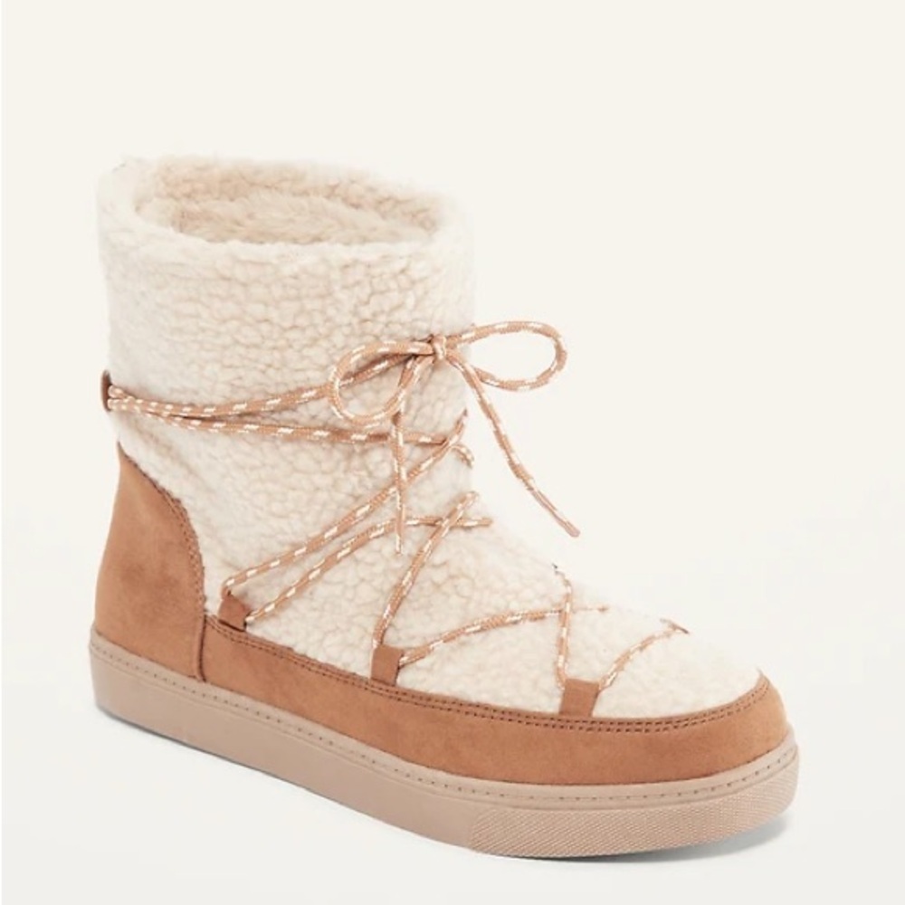 Old Navy Faux Fur Lined Sherpa Boots